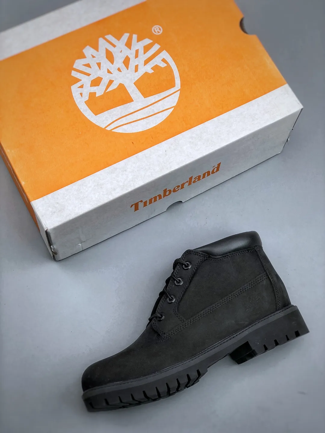 Local pick-up 💰600 available in stores [New product real shots] Dongguan original Y version #Men's and women's shoes true standard half size Dongguan OEM quality #Upgraded original 2025 version packaging box and accessories #Original last paper version data development version #Original Baoyuan injection machine #Three-line computer sewing lines are in line #Using the same source of imported first-layer frosted leather It has the function of resisting water splashing (all interiors are made of real leather materials!!) #Original consistent full nubuck leather collar #Anti-fatigue shock-absorbing honeycomb PU insole #Lightweight anti-slip rubber foam combination bottom ❗ The world's leading outdoor brand·Timberland/Timberland Fatigue Chukka Nubuck Boots classic outdoor short-cut all-match workwear Martin boots "Wheat Yellow Black" Size: Female 35.5 36 37 38 39 Male 39.5 40 41 42 43 44 (Leather shoe size: one size larger than sports shoes!) Original hardware molded shoelace buckle Newly upgraded top-notch craftsmanship Original OEM in Zhongshan Original imported waterproof leather Injection outsole Horizontal folding, dynamic water-repellent, original and consistent full nubuck leather collar, all-cow lining, brand new original packaging shoe box, exclusive supply in the market